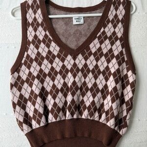 Aritzia Brown and Cream Argyle Vest